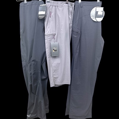 Lot 564 - Two pairs of women's Spray Way trousers and a pair of Capri pants.