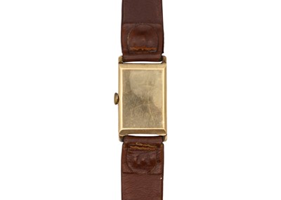 Lot 220 - OMEGA - An Art Deco 9k 1930's rectangular gentleman's manual wind wristwatch.