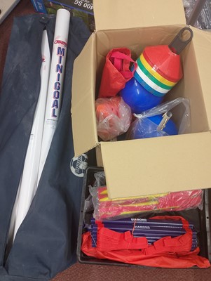 Lot 593 - Training Kit