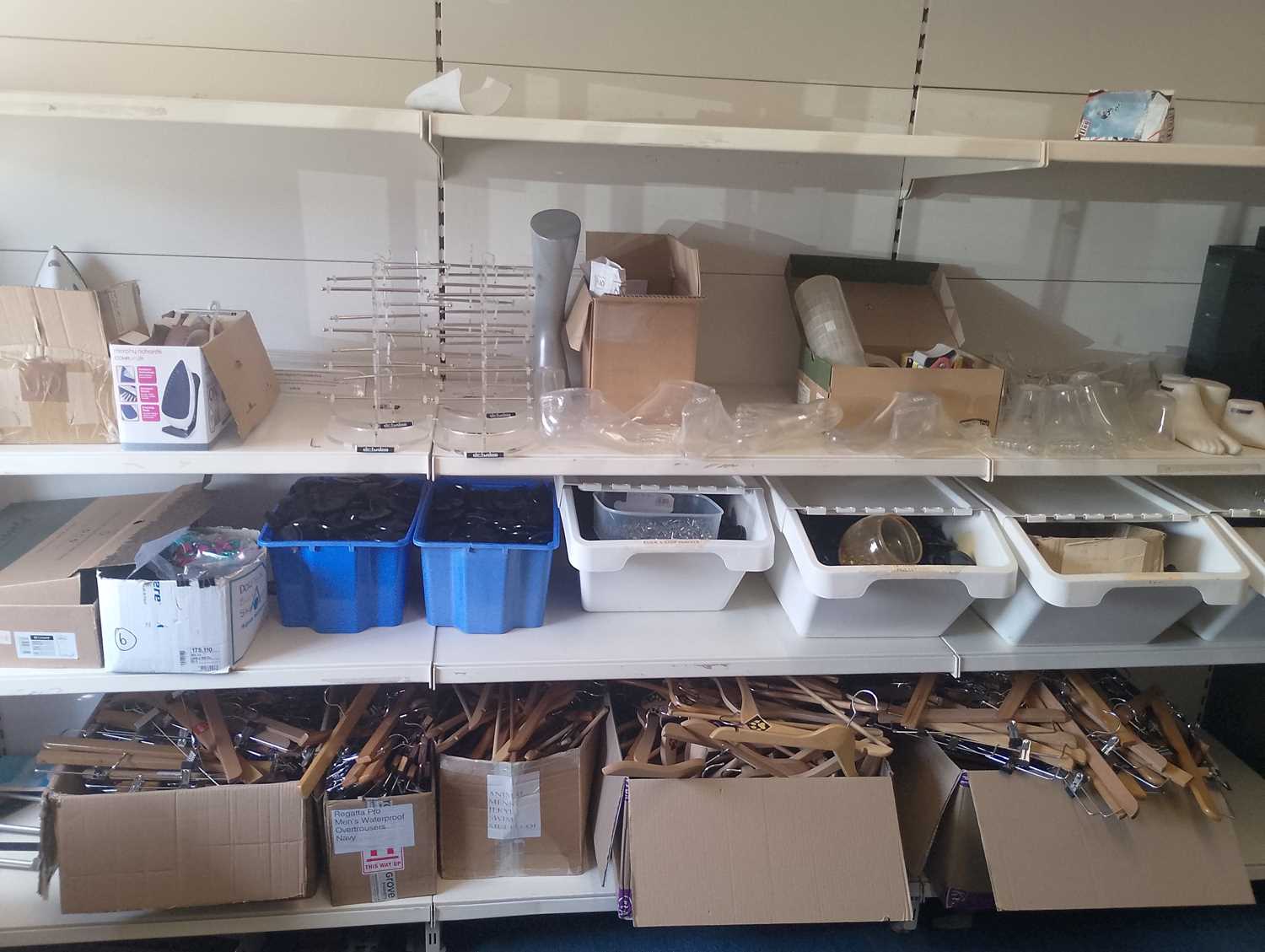 Lot 606 - Fixtures and Fittings