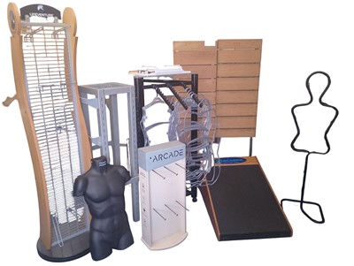 Lot 607 - Displays