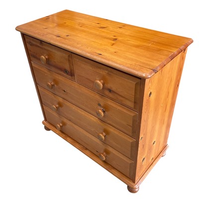 Lot 100 - A Pine Chest of drawers. 40 x 85 x 80cm High.