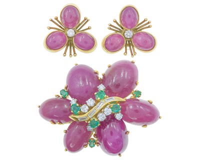 Lot 176 - An impressive 18k gold ruby, diamond, and emerald brooch, with a pair of ruby and diamond earrings.