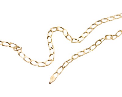 Lot 9 - A 9k gold 22" curb chain.