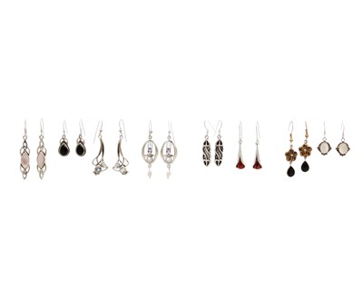Lot 1 - An assortment of silver and gemstone jewellery.