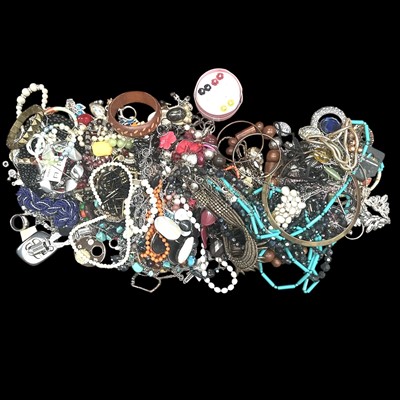Lot 184 - A collection of costume jewellery.