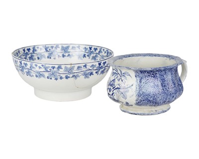 Lot 395 - A blue and white pearlware bowl.