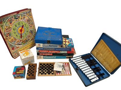 Lot 71 - Vintage board games and toys, a Glockenspiel,...