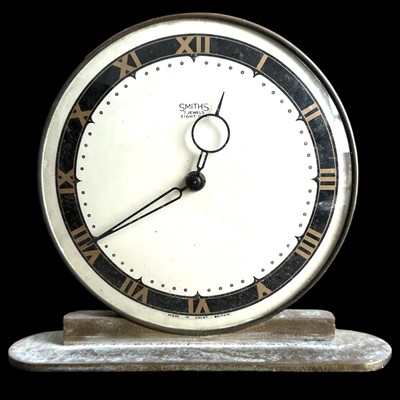 Lot 108 - A Smith's eight day brass mantel clock, 18cm...