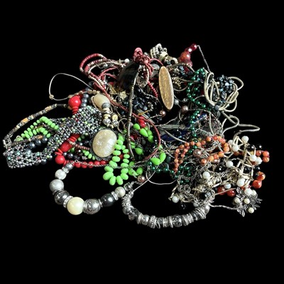 Lot 60 - A selection of costume jewellery.