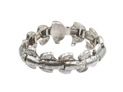 Lot 58 - BY ANTONIO PINEDA - a Modernist sterling silver bracelet.