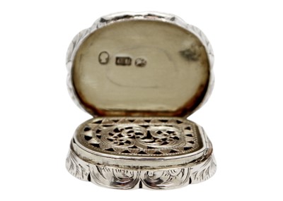 Lot 213 - A good Victorian silver vinaigrette of scalloped form by George Unite.