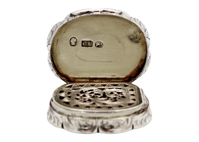 Lot 213 - A good Victorian silver vinaigrette of scalloped form by George Unite.