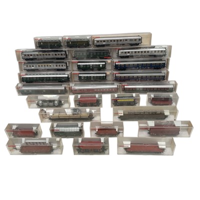 Lot 14 - A collection of Fleischmann H0/00 model...