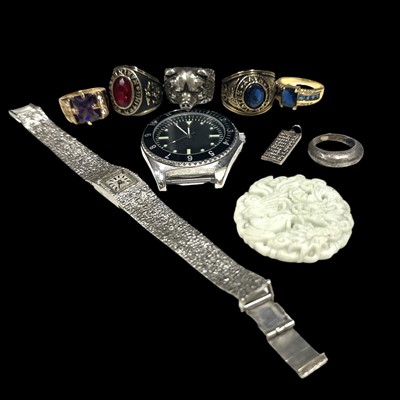 Lot 133 - A 925 abacus and ring, costume jewellery rings...