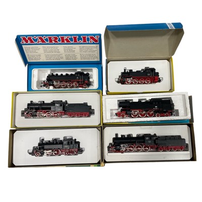 Lot 17 - Six H0/00 model Locomotives by Trix, Piko, and...