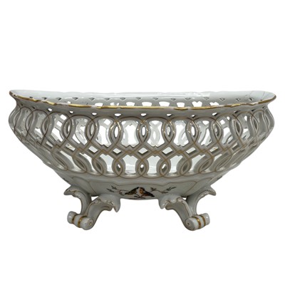 Lot 152 - A large antique Porcelain Fruit bowl /...