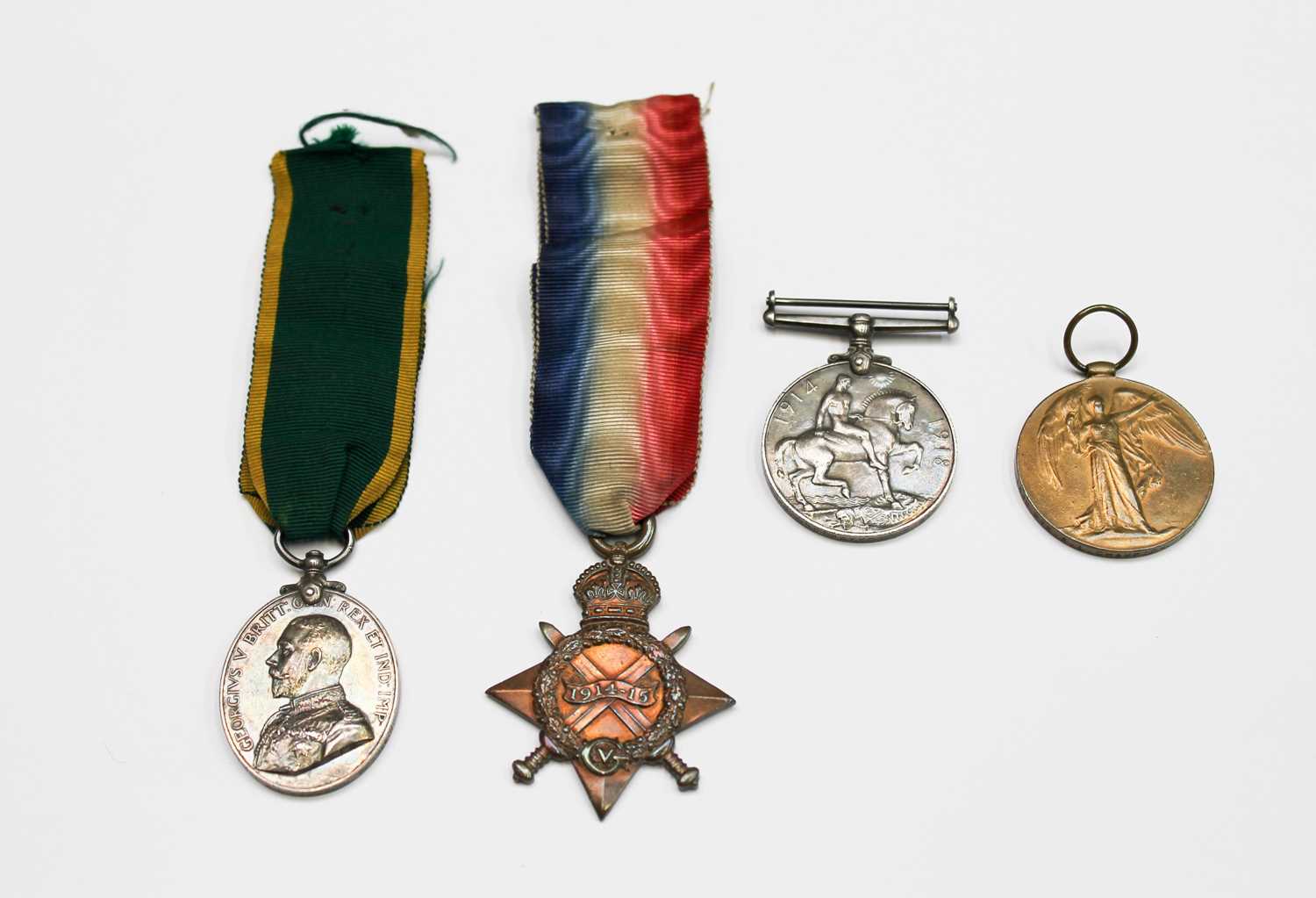 Lot 207 - Medals: A group of 4 World War One medals to...
