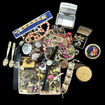 Lot 147 - A selection of costume jewellery, watches and...