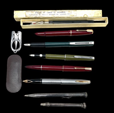 Lot 59 - A collection of pens, including a Sheaffer...
