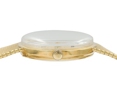 Lot 1024 - INTERNATIONAL WATCH CO, FOR TIFFANY & CO- A fine 18k automatic gentleman's bracelet wristwatch.