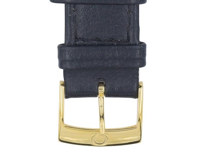 Lot 1046 - OMEGA - An 18k manual wind gentleman's dress wristwatch.