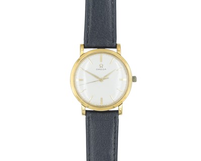 Lot 1046 - OMEGA - An 18k manual wind gentleman's dress wristwatch.