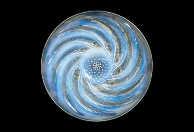 Lot 546 - A Lalique 'poisson' opalescent dish.