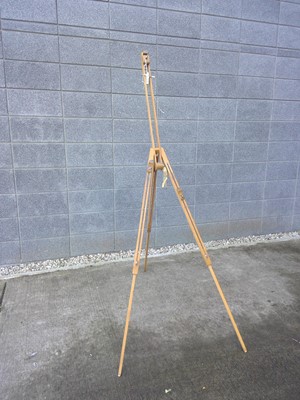 Lot 170 - A Vintage, Winsor & Newton Easel. The Maximum...