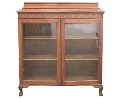 Lot 962 - An Edwardian mahogany bookcase/display cabinet.