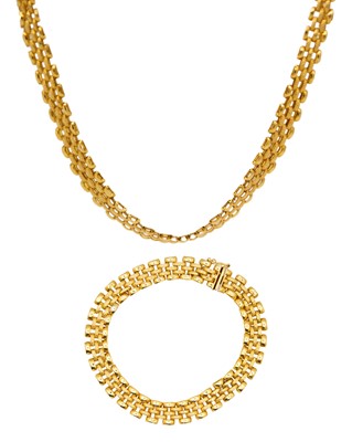 Lot 113 - An 18k gold necklace and bracelet set.