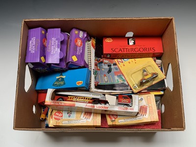 Lot 537 - Miscellaneous toys and catalogues: A box...