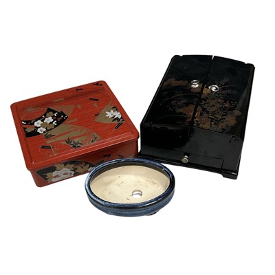 Lot 84 - An Oriental jewellery box, and lacquer-style...