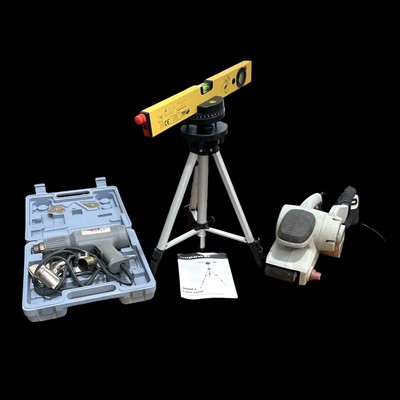 Lot 101 - A Performance Power belt sander, a Nu-Power...