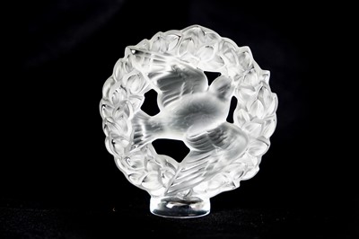 Lot 502 - A Lalique crystal dove ornament.
