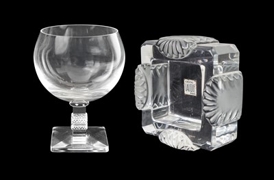 Lot 614 - A Lalique crystal ashtray.