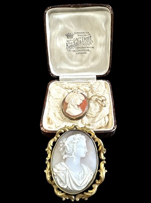 Lot 6 - A hallmarked for Birmingham 9ct gold cameo of...