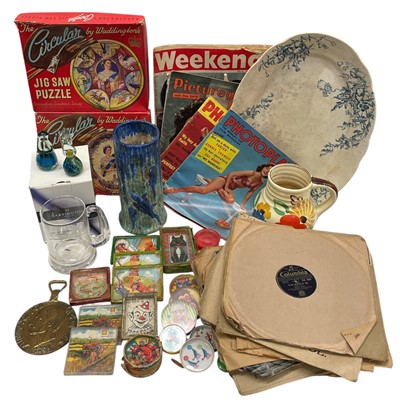 Lot 191 - An Eclectic lot including Vintage magazines,...