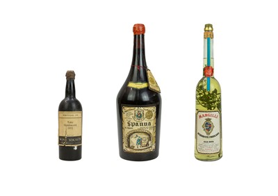 Lot 376 - A bottle of 1955 Tuke Holdsworth port.
