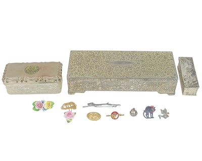 Lot 54 - A silver pillbox, Goldsmiths & Silversmiths Co. Ltd, London, 1930.