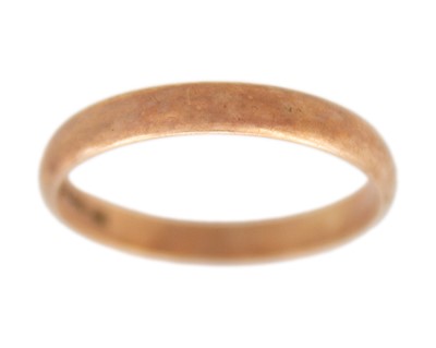 Lot 147 - A 9k hallmarked rose gold band ring.