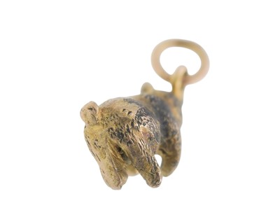 Lot 1 - A 9k gold rabbit pendant.