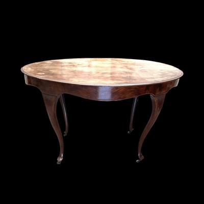 Lot 143 - A good sized Victorian oval table on cabriole...