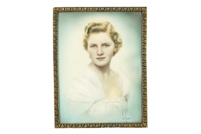 Lot 37 - A collection of antique frames.