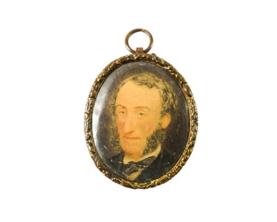 Lot 37 - A collection of antique frames.