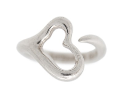 Lot 206 - ELSA PERETTI for TIFFANY - A silver heart-shaped ring
