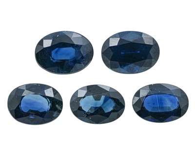Lot 80 - Five unmounted natural blue sapphire gemstones.