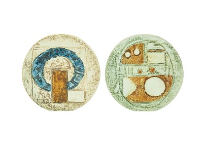 Lot 725 - Two Troika small wheel vases.