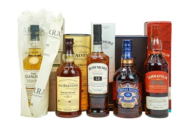Lot 370 - Scotch whisky, five bottles.
