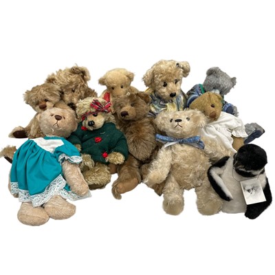 Lot 46 - Vintage Collectors' Teddy Bears, including...